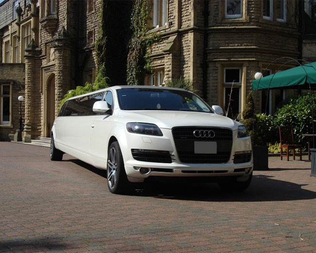 Audi Q7 Limousine in White