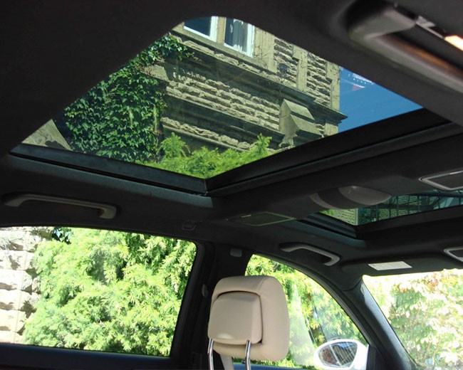 Modern Wedding Cars image 18