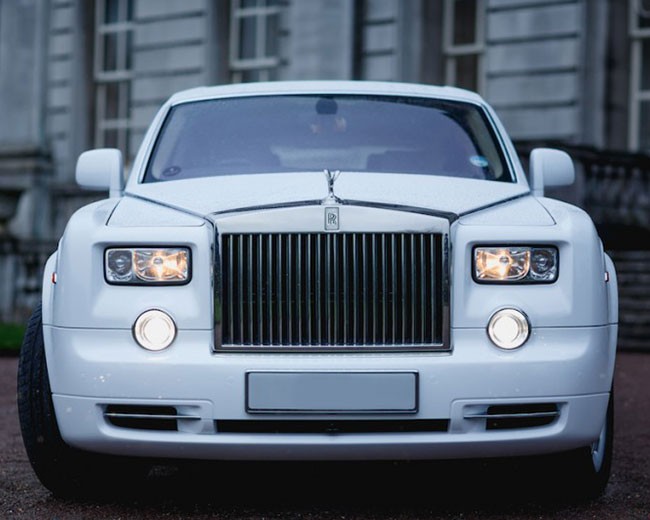 Modern Wedding Cars image 18